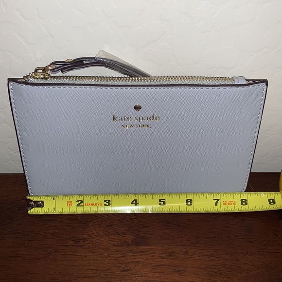 KATE SPADE NEW YORK CEDAR STREET BRAND NEW LIGHT GREY LEATHER WRISTLET - Picture 8 of 11
